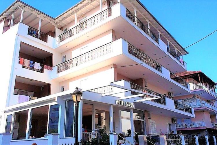 Siros Hotel レプトカリヤ エクステリア 写真
