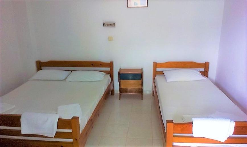 Siros Hotel レプトカリヤ エクステリア 写真