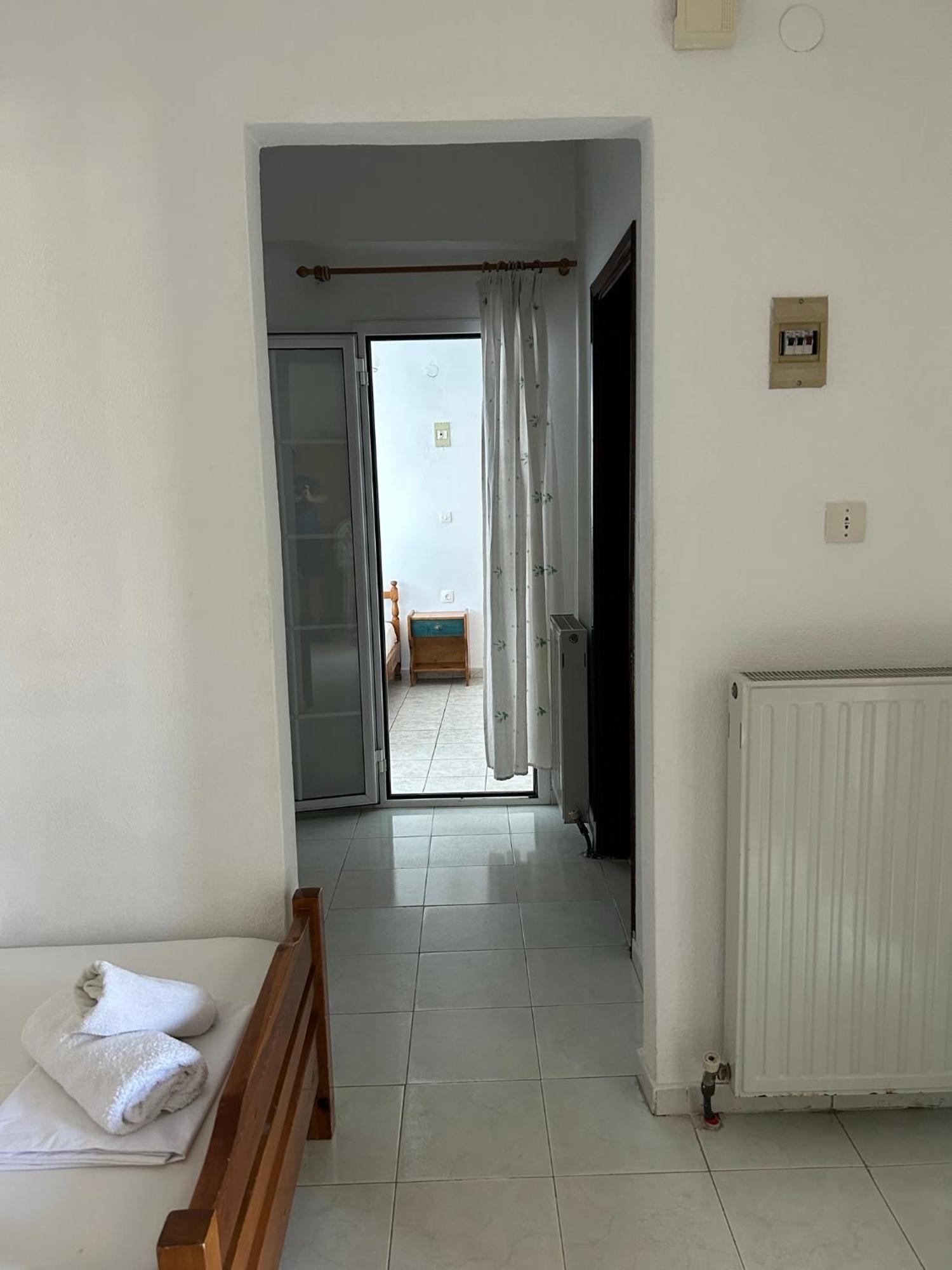 Siros Hotel レプトカリヤ エクステリア 写真
