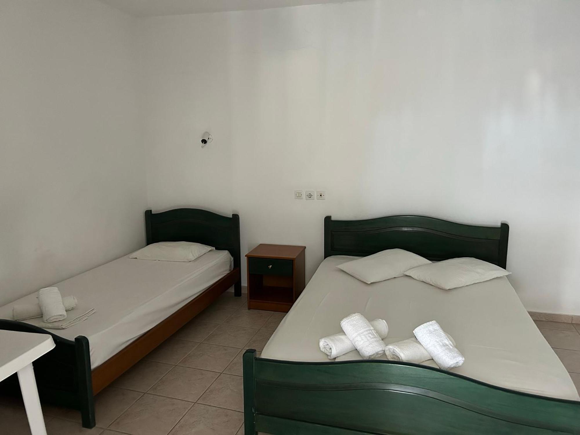 Siros Hotel レプトカリヤ エクステリア 写真